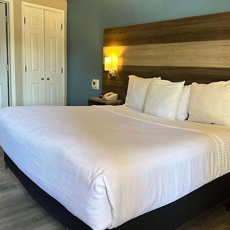 Days Inn By Wyndham San Diego ויסטה מראה חיצוני תמונה