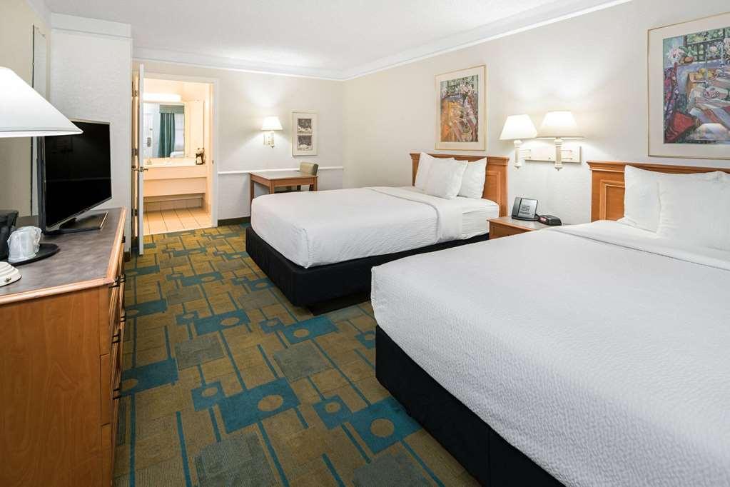 Days Inn By Wyndham San Diego ויסטה חדר תמונה