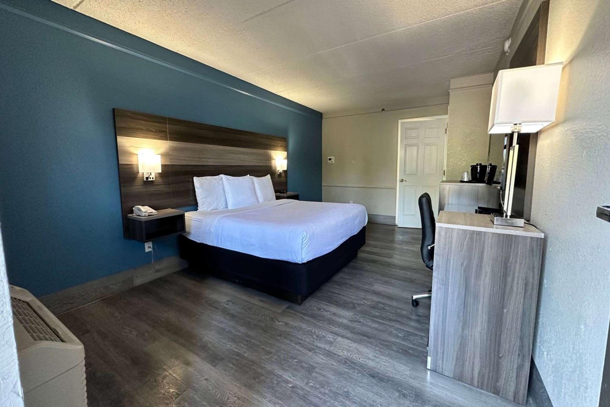 Days Inn By Wyndham San Diego ויסטה מראה חיצוני תמונה